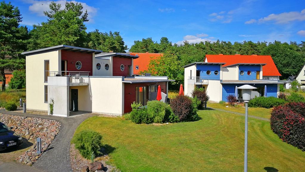 Marina Eldenburg - Ferienhauser Und Bootsverleih Am Tor Zur Muritz Waren  Exterior photo